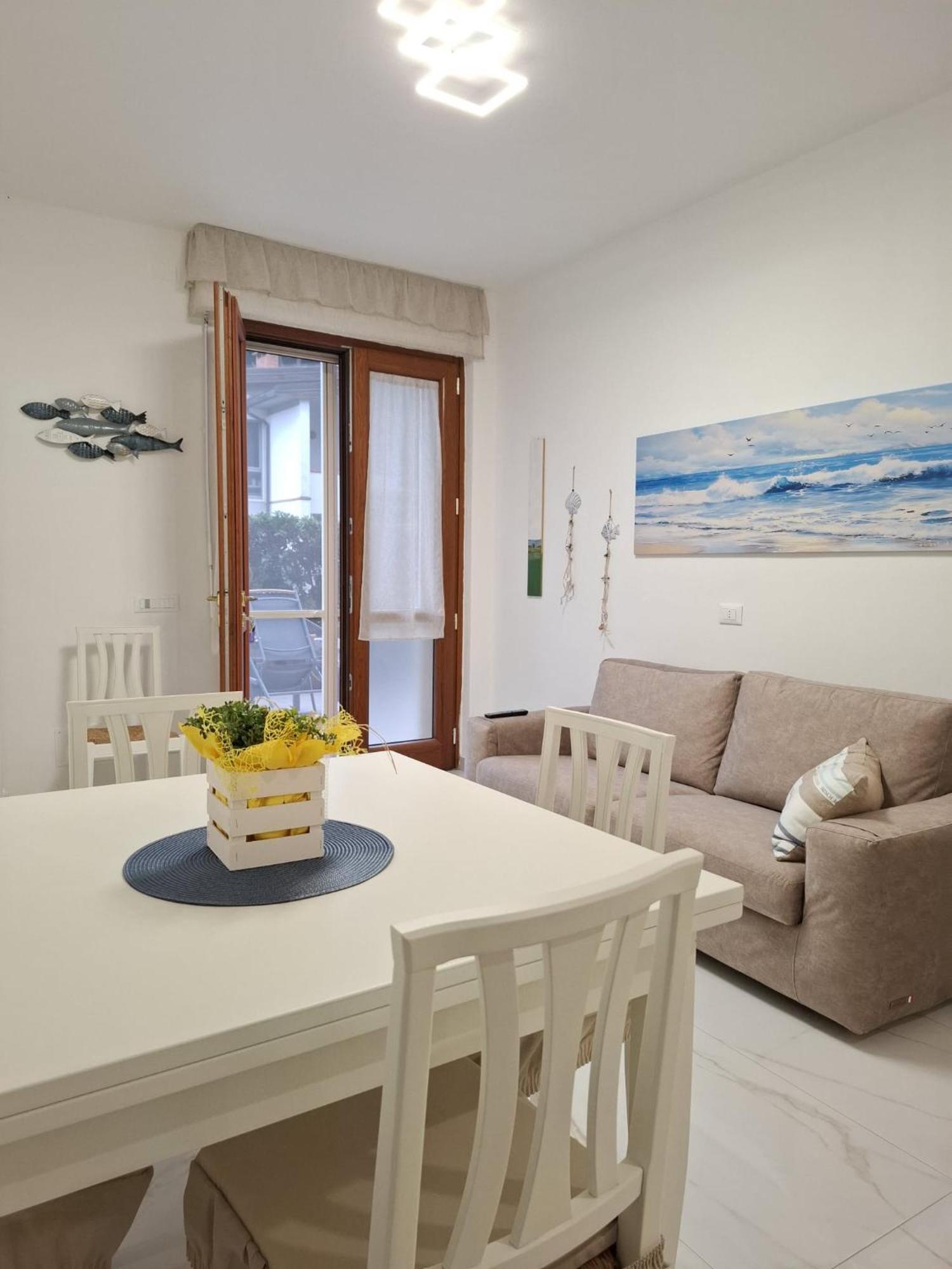 Casa Del Sole Con Giardino Apartment *