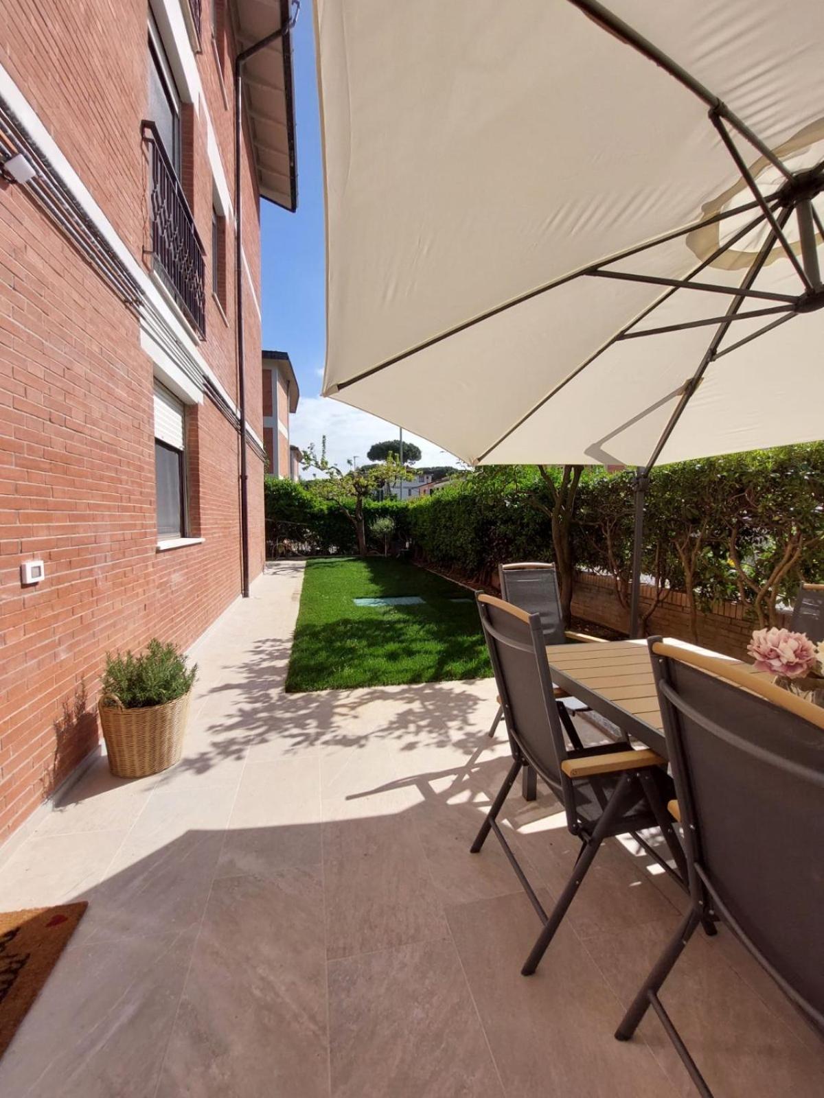 Casa Del Sole Con Giardino Apartment *