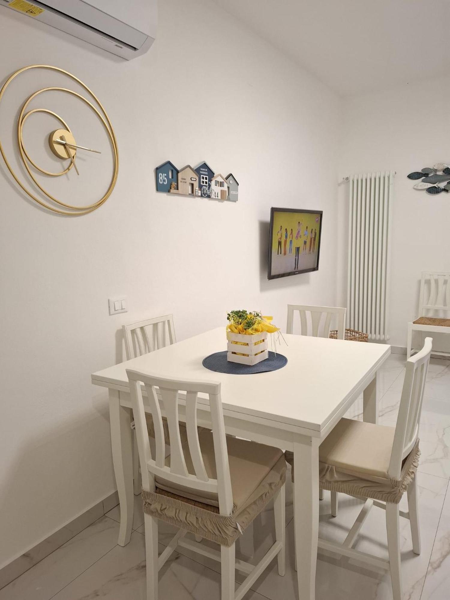 Casa Del Sole Con Giardino